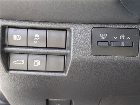 Used 2019 Toyota Avalon XSE FWD image 9