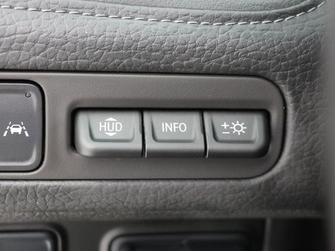 Used 2024 GMC Yukon XL Denali image 28