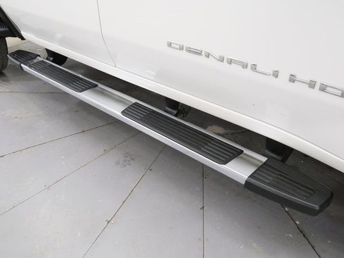 Used 2021 GMC Sierra 2500 Denali w/ Denali Ultimate Package image 38