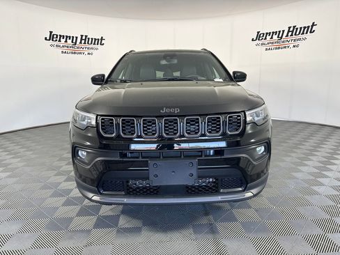 Used 2026 Jeep Compass Latitude image 6