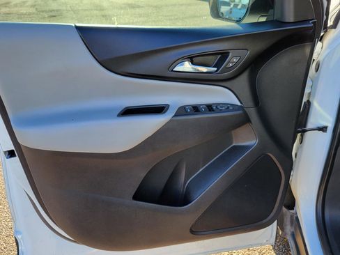 Used 2022 Chevrolet Equinox LS w/ LS Convenience Package image 20