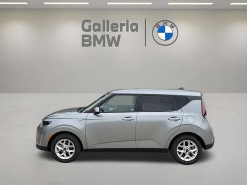 Used 2025 Kia Soul LX w/ LX Technology Package FWD image 10
