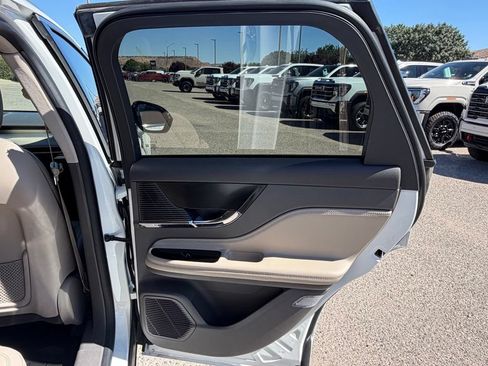 Used 2022 Lincoln Corsair FWD w/ Premium Package image 29