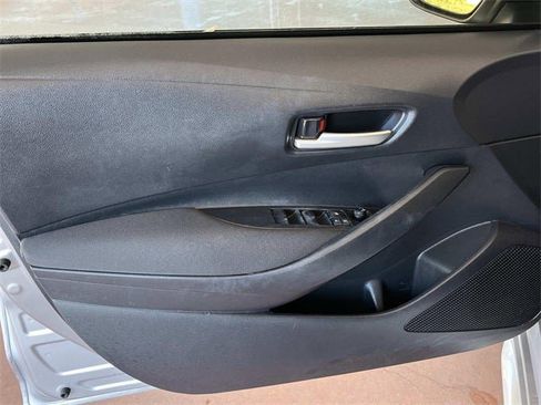 Used 2021 Toyota Corolla LE image 22
