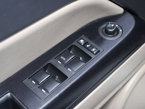 Used 2016 Jeep Patriot High Altitude FWD image 12