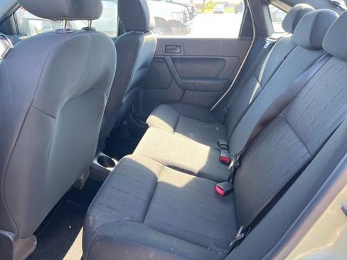 Used 2010 Ford Focus SE FWD image 14