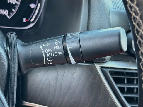 Used 2018 Honda Accord Touring image 28
