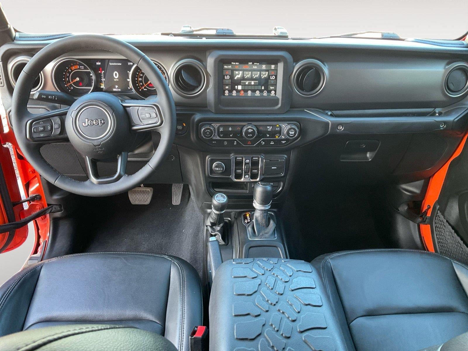 Used 2023 Jeep Gladiator Sport AWD/4WD image 10