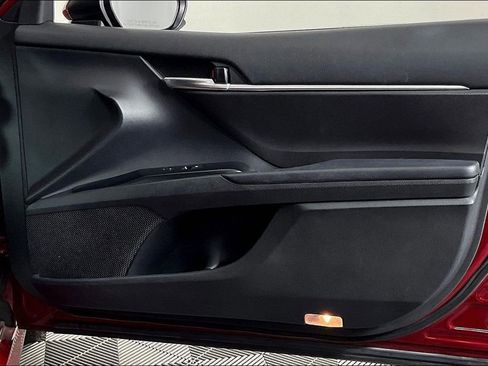 Used 2019 Toyota Camry LE image 25