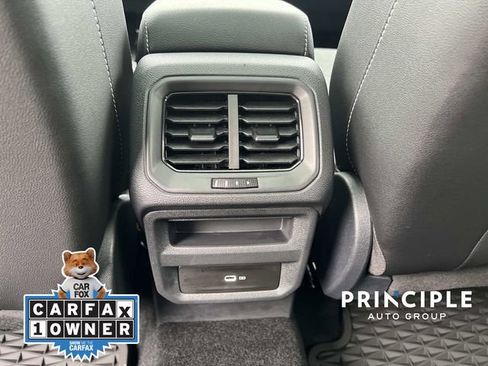 Used 2023 Volkswagen Taos SE w/ Panoramic Sunroof Package image 28