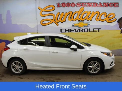 Used 2018 Chevrolet Cruze LT w/ Convenience Package FWD image 1