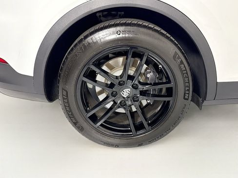 Used 2024 Porsche Cayenne Coupe AWD/4WD image 33