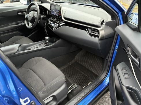 Used 2019 Toyota C-HR LE image 17