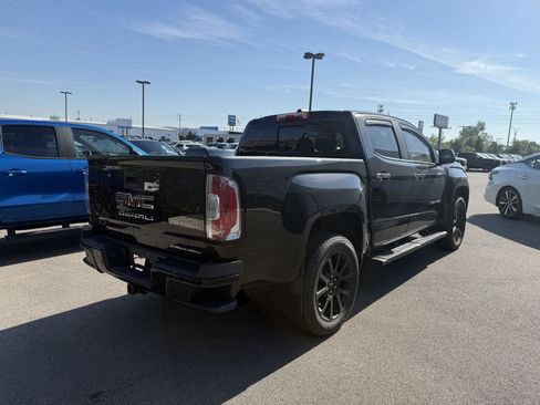 Used 2022 GMC Canyon Denali w/ Denali Black Edition Package AWD/4WD image 3
