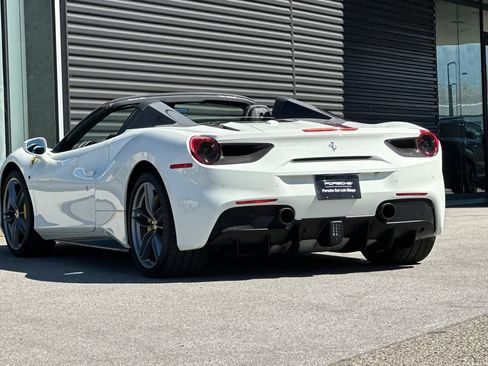 Used 2019 Ferrari 488 Spider image 3