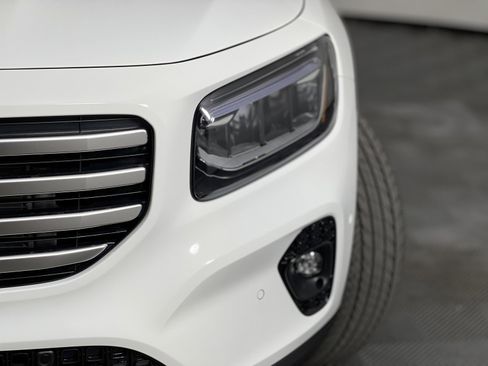 Used 2025 Mercedes-Benz GLB 250 image 7
