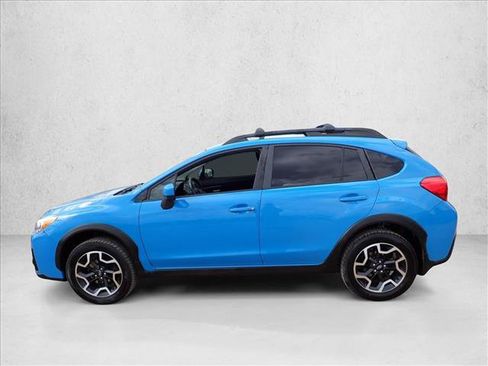 Used 2016 Subaru Crosstrek 2.0i Premium w/ Moonroof Package AWD/4WD image 2