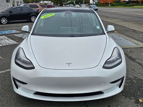 Used 2019 Tesla Model 3 Performance image 2