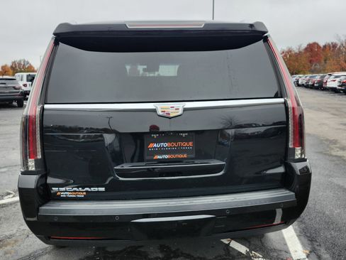 Used 2018 Cadillac Escalade Luxury image 11