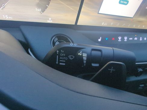 New 2026 Nissan Leaf Platinum+ w/ Cargo Package (Platinum+) image 23