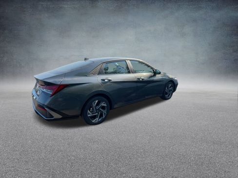 New 2025 Hyundai Elantra Limited image 22
