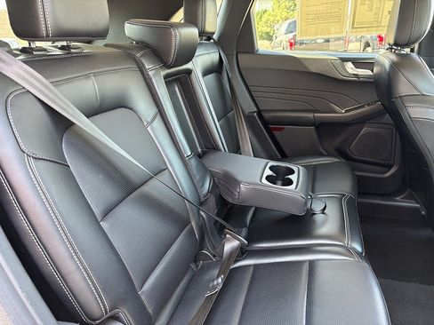 Used 2024 Ford Escape Platinum AWD/4WD image 16