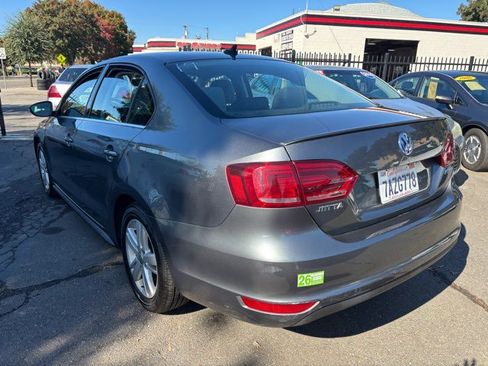 Used 2013 Volkswagen Jetta Hybrid Sedan FWD image 4