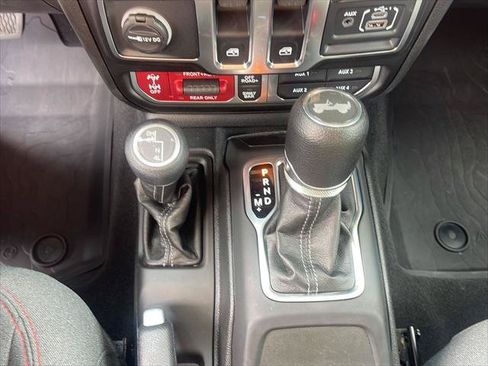 Certified 2025 Jeep Wrangler Rubicon AWD/4WD image 29