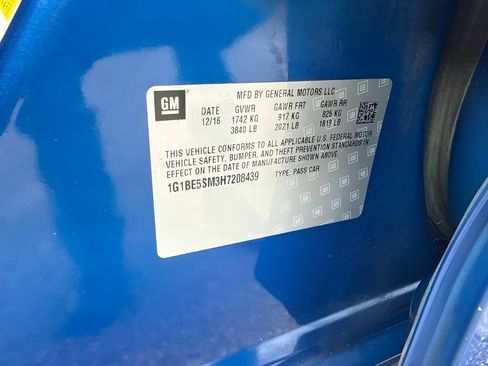 Used 2017 Chevrolet Cruze LT w/ Convenience Package FWD image 32