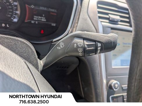 Used 2020 Ford Fusion SE FWD image 26