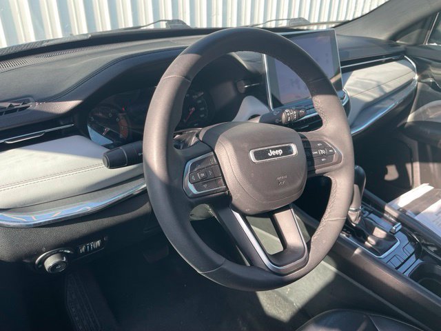 Used 2023 Jeep Compass Limited AWD/4WD image 10