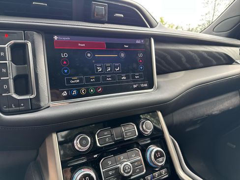 Used 2021 GMC Yukon Denali RWD image 11