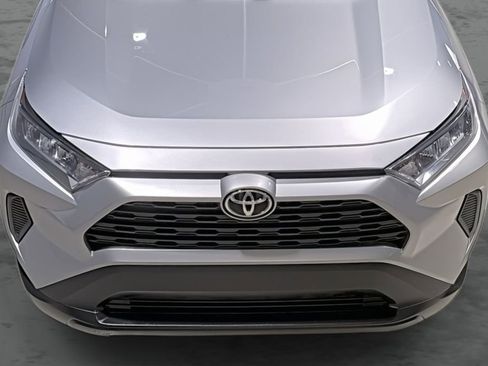 Used 2021 Toyota RAV4 LE image 16