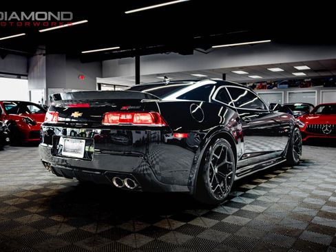 Used 2015 Chevrolet Camaro Z/28 RWD image 24
