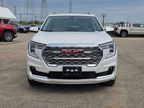 Used 2024 GMC Terrain Denali w/ Denali Premium Package image 9