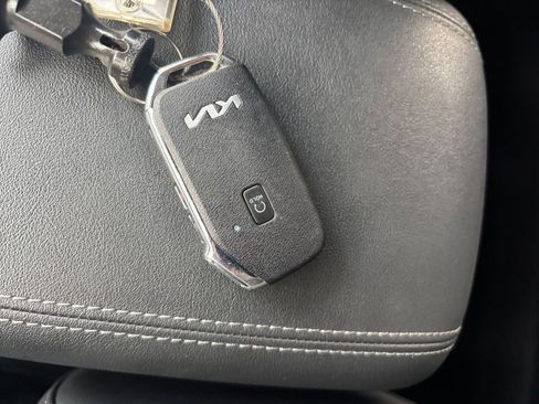 Used 2025 Kia Seltos S image 25