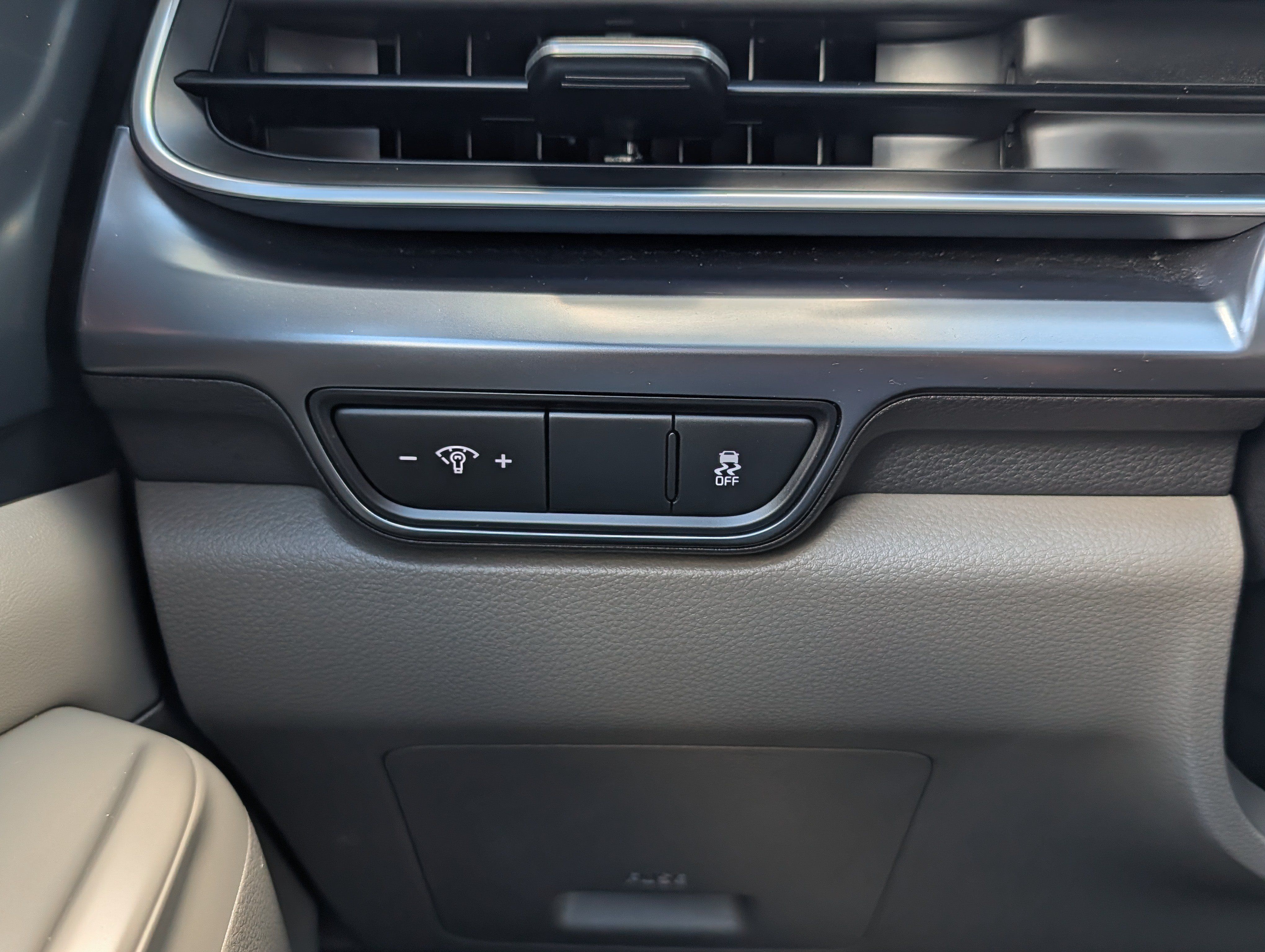 Certified 2025 Kia Carnival FWD image 26