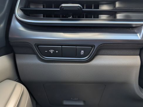 Certified 2025 Kia Carnival FWD image 26