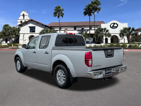Used 2017 Nissan Frontier SV w/ SV Value Truck Package RWD image 4