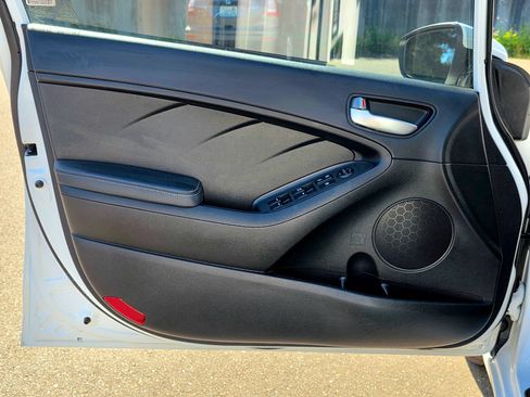 Used 2018 Kia Forte LX FWD image 41