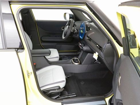 New 2026 MINI Cooper 4-Door Hardtop image 19