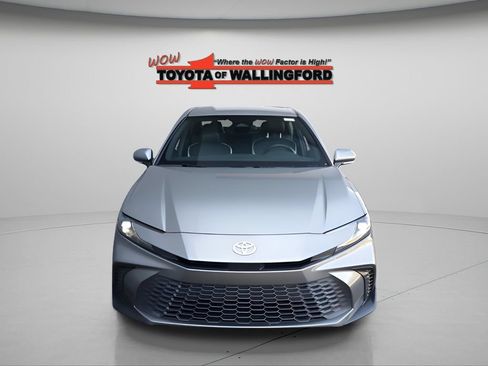 Used 2025 Toyota Camry SE FWD image 7