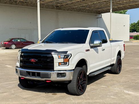 Used 2015 Ford F150 Lariat w/ Equipment Group 502A Luxury RWD image 4