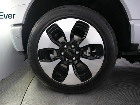 Used 2023 Ford F150 Lightning Platinum AWD/4WD image 13