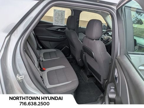 Used 2024 Chevrolet TrailBlazer LS FWD image 28