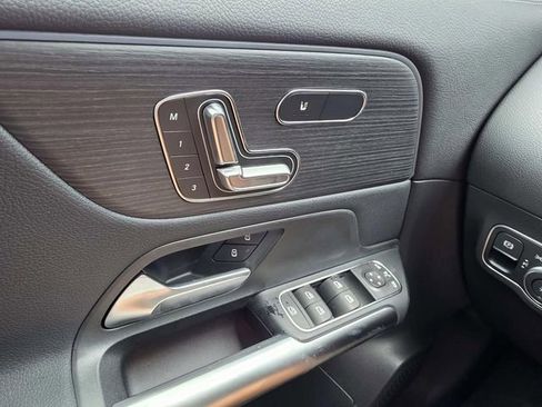 New 2025 Mercedes-Benz GLA 250 image 13