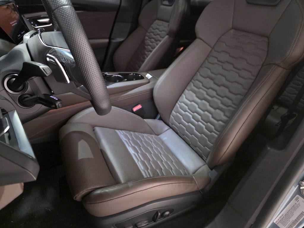 Certified 2023 Audi e-tron GT Prestige AWD/4WD image 17