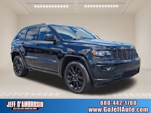 Certified 2019 Jeep Grand Cherokee Altitude AWD/4WD image 1