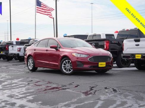 Used 2020 Ford Fusion SE image 2
