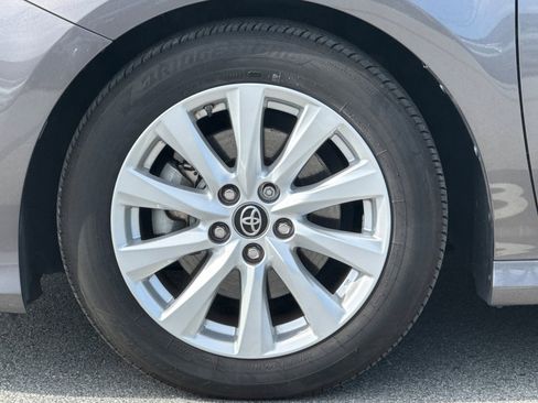 Used 2019 Toyota Camry LE image 11